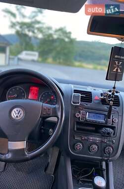 Хетчбек Volkswagen Golf 2008 в Сваляві