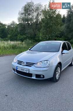 Хетчбек Volkswagen Golf 2008 в Сваляві