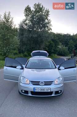 Хетчбек Volkswagen Golf 2008 в Сваляві