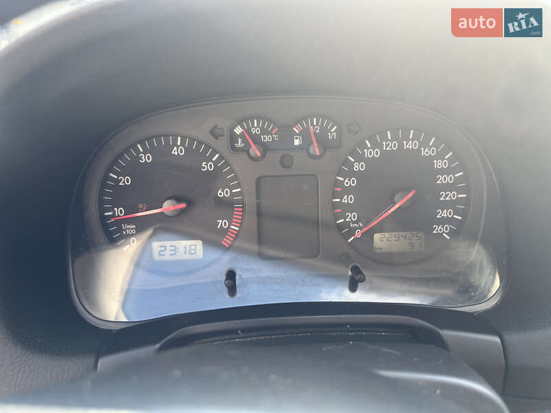 Хэтчбек Volkswagen Golf 1998 в Борисполе