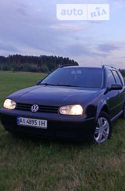 Универсал Volkswagen Golf 2002 в Бородянке