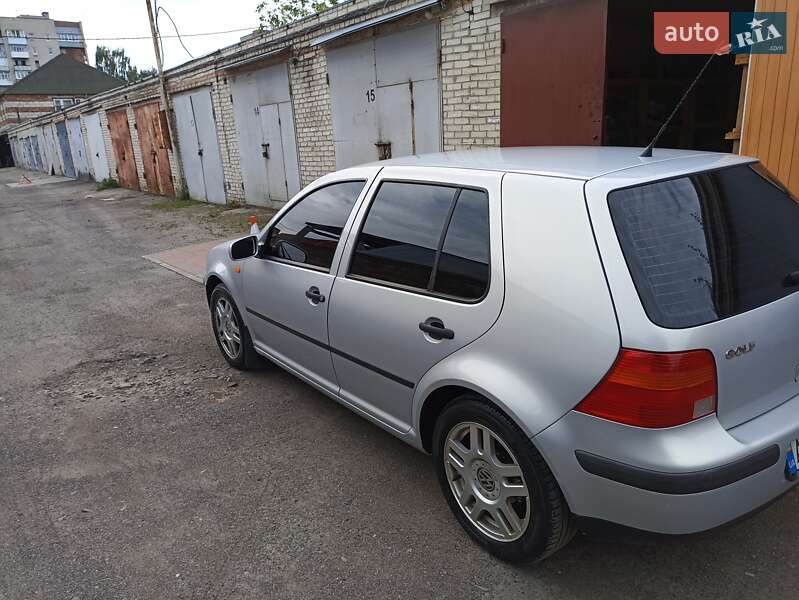Хетчбек Volkswagen Golf 1999 в Луцьку