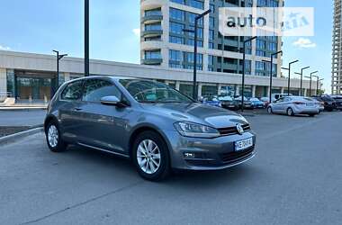 Хэтчбек Volkswagen Golf 2015 в Днепре