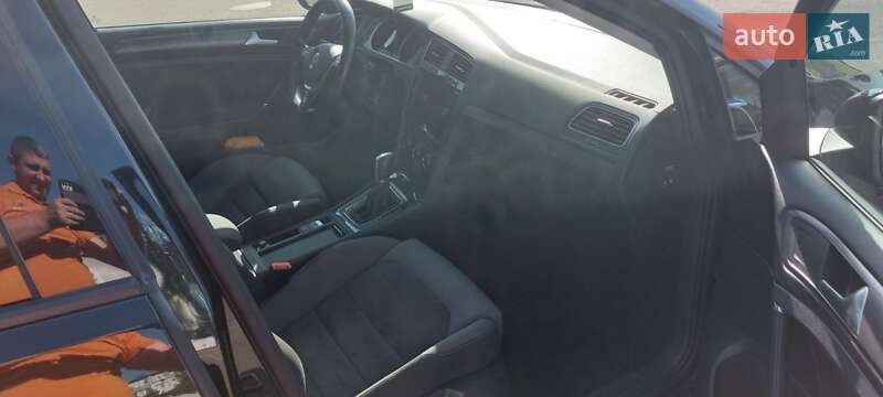 Универсал Volkswagen Golf 2017 в Киеве