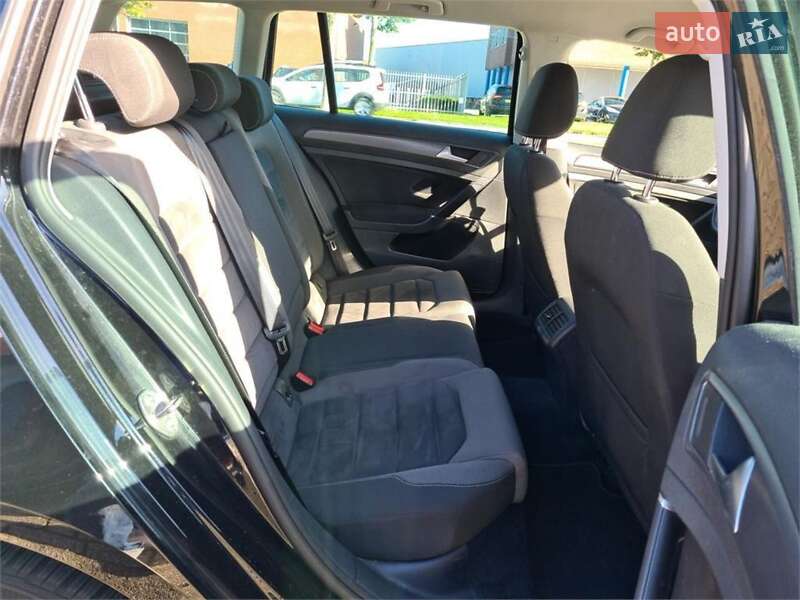 Универсал Volkswagen Golf 2017 в Киеве