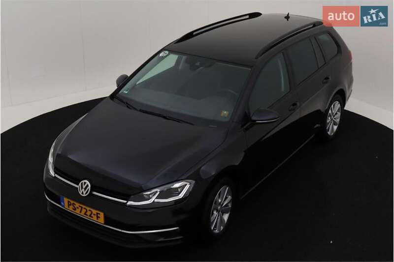 Универсал Volkswagen Golf 2017 в Киеве
