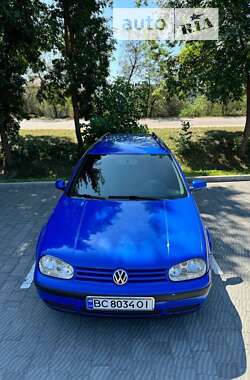 Універсал Volkswagen Golf 2001 в Яворові