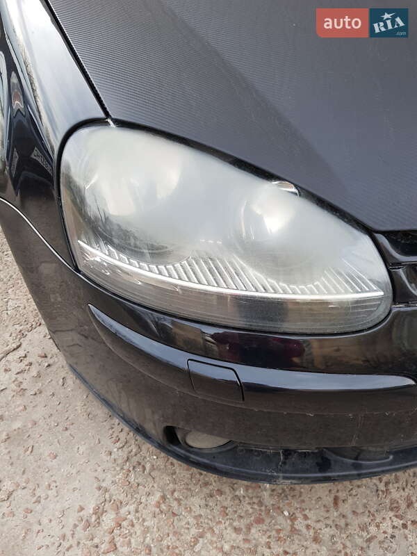 Універсал Volkswagen Golf 2004 в Житомирі