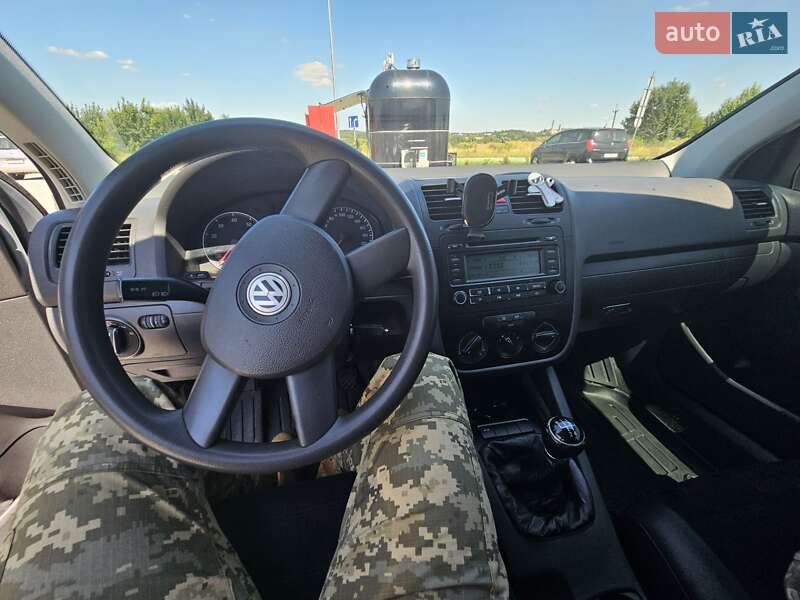Хетчбек Volkswagen Golf 2004 в Львові