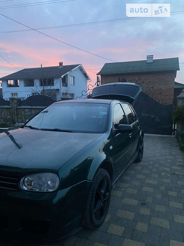 Хетчбек Volkswagen Golf 2000 в Івано-Франківську
