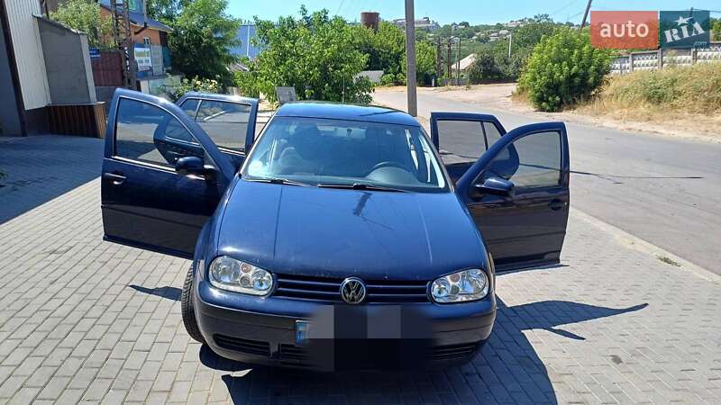 Хэтчбек Volkswagen Golf 2001 в Кропивницком