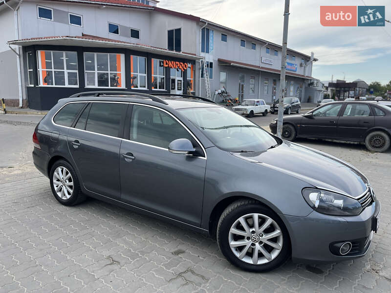 Універсал Volkswagen Golf 2009 в Золочеві