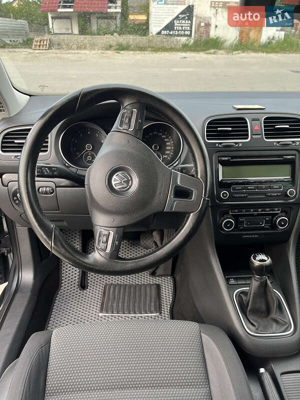Універсал Volkswagen Golf 2009 в Золочеві