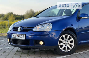 Хетчбек Volkswagen Golf 2005 в Луцьку