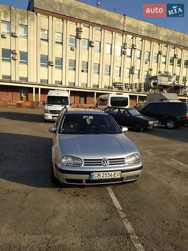 Volkswagen Golf 2004