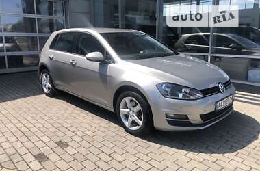 Хэтчбек Volkswagen Golf 2014 в Киеве