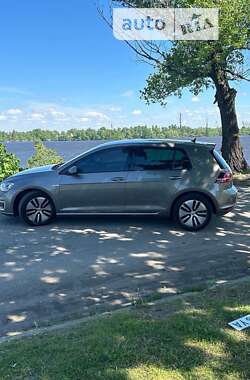 Хетчбек Volkswagen Golf 2016 в Дніпрі