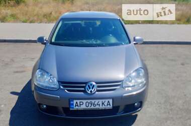 Хэтчбек Volkswagen Golf 2008 в Запорожье