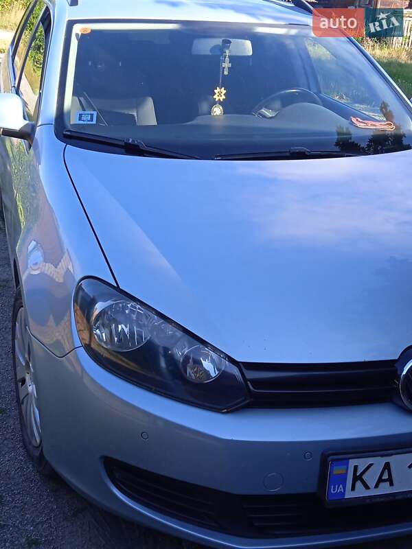 Універсал Volkswagen Golf 2010 в Коростені
