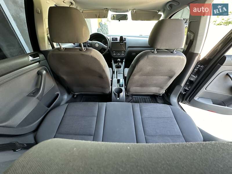 Хэтчбек Volkswagen Golf 2006 в Берегово