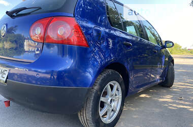 Хетчбек Volkswagen Golf 2004 в Дрогобичі