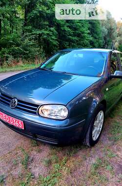 Хэтчбек Volkswagen Golf 2003 в Тростянце