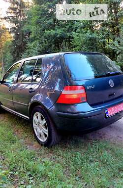 Хэтчбек Volkswagen Golf 2003 в Тростянце