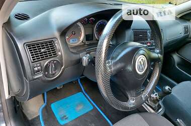 Хэтчбек Volkswagen Golf 2003 в Тростянце