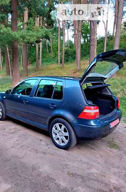 Хэтчбек Volkswagen Golf 2003 в Тростянце