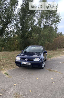 Хэтчбек Volkswagen Golf 2001 в Киеве