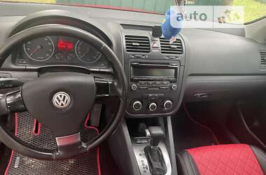 Хетчбек Volkswagen Golf 2006 в Рівному