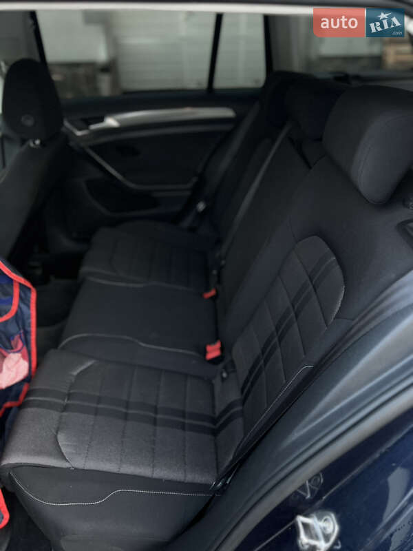 Универсал Volkswagen Golf 2014 в Львове