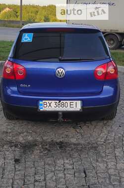 Хэтчбек Volkswagen Golf 2004 в Хмельницком