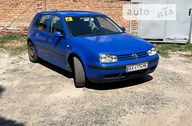 Хэтчбек Volkswagen Golf 2002 в Харькове