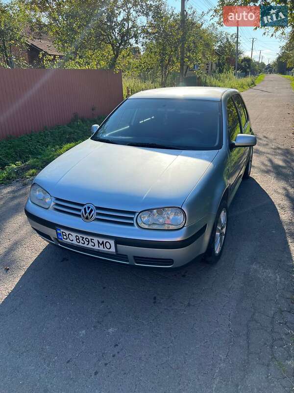 Хетчбек Volkswagen Golf 2002 в Дрогобичі