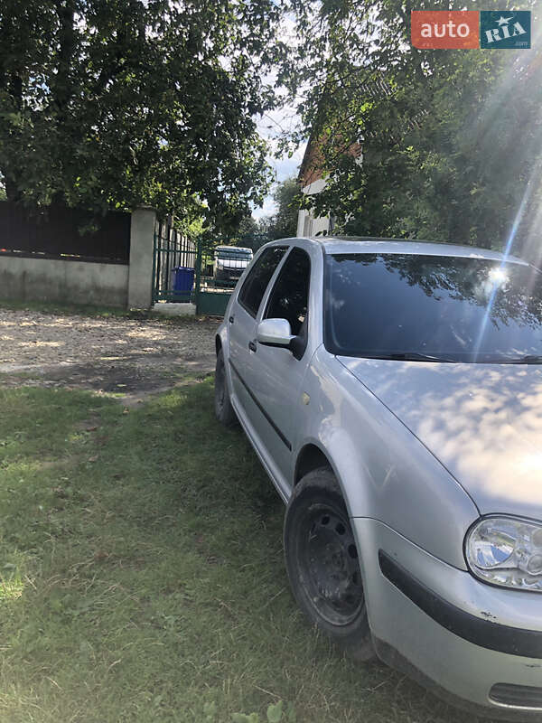 Хетчбек Volkswagen Golf 1999 в Щирце