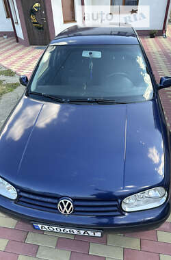 Хетчбек Volkswagen Golf 2001 в Тересві