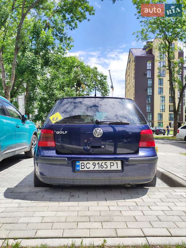 Хэтчбек Volkswagen Golf 2002 в Львове