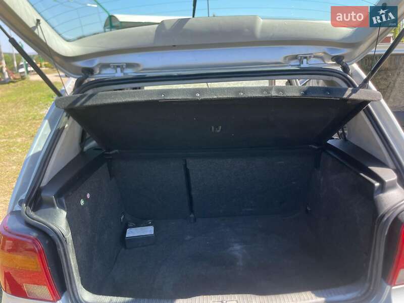 Хетчбек Volkswagen Golf 1998 в Чернівцях