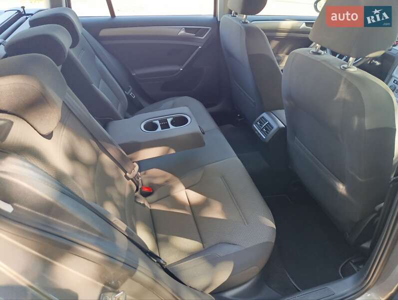 Універсал Volkswagen Golf 2015 в Львові