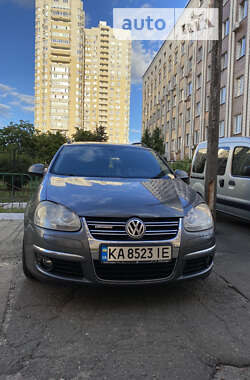 Універсал Volkswagen Golf 2008 в Києві