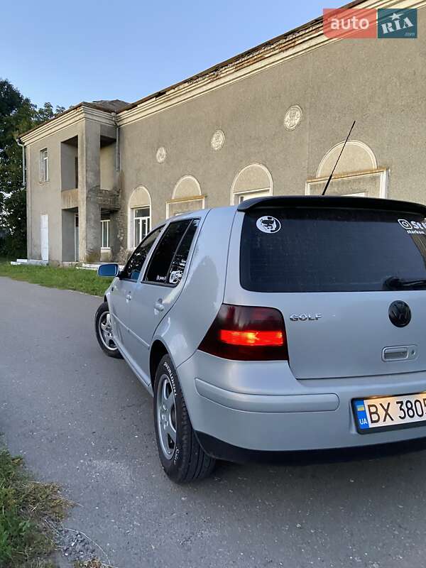 Хетчбек Volkswagen Golf 2000 в Старокостянтинові