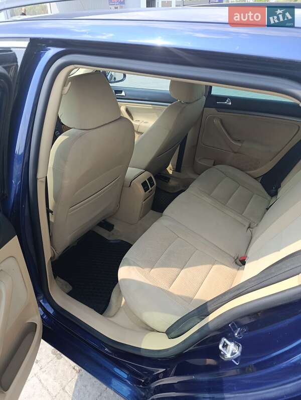 Універсал Volkswagen Golf 2008 в Івано-Франківську