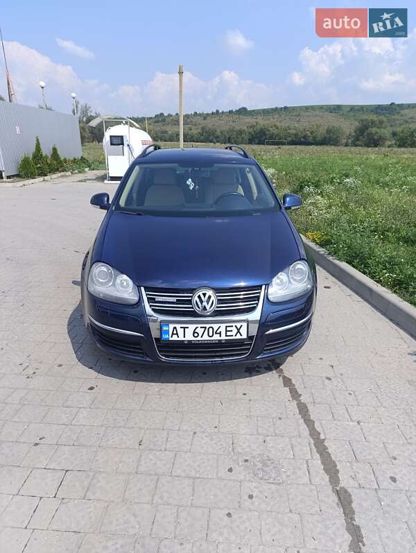Універсал Volkswagen Golf 2008 в Івано-Франківську