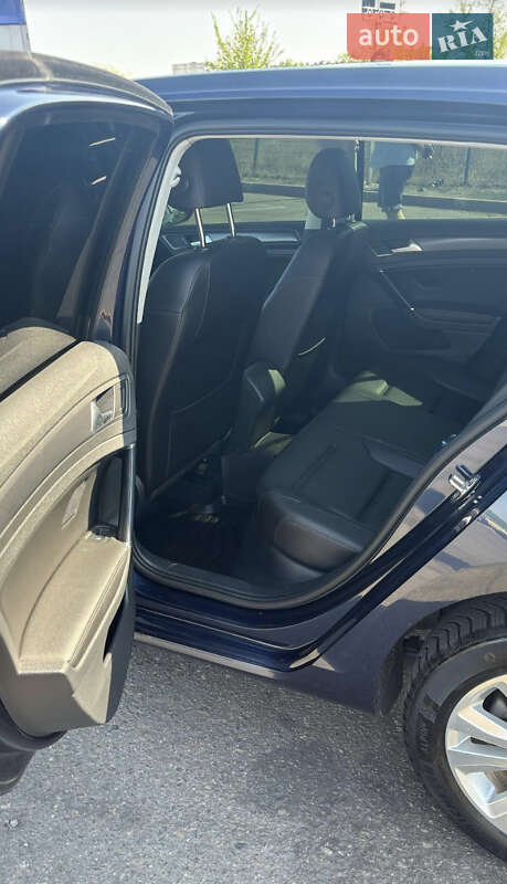 Хэтчбек Volkswagen Golf 2018 в Вознесенске