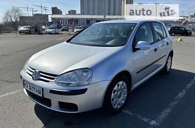 Хетчбек Volkswagen Golf 2005 в Києві