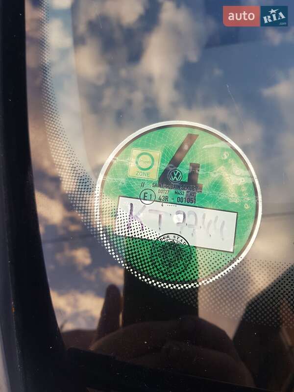 Хэтчбек Volkswagen Golf 2004 в Ивано-Франковске