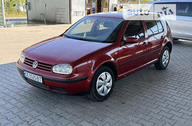 Хетчбек Volkswagen Golf 1998 в Новоселиці