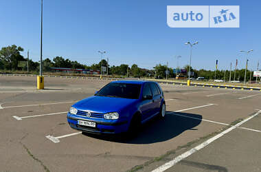 Хэтчбек Volkswagen Golf 2002 в Одессе