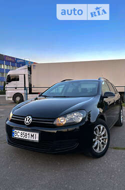 Универсал Volkswagen Golf 2010 в Тростянце